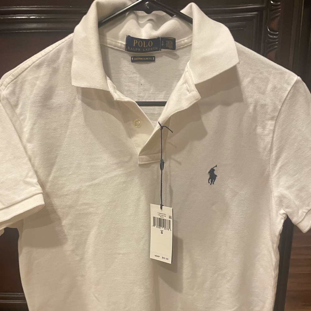 Brand new polo shirt with tag , bought for my son but never use..men small